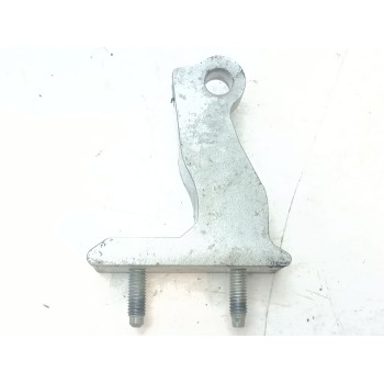 BISAGRA PUERTA TRASERA IZQUIERDA SUPERIOR A2057300537 