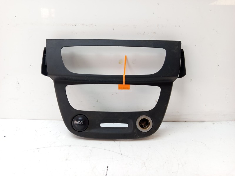 Recambio de moldura para renault megane cc (ez0/1_) 1.5 dci (ez0b, ez07) referencia OEM IAM 682600020R  