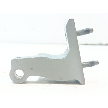 BISAGRA PUERTA TRASERA DERECHA SUPERIOR A2057300637 