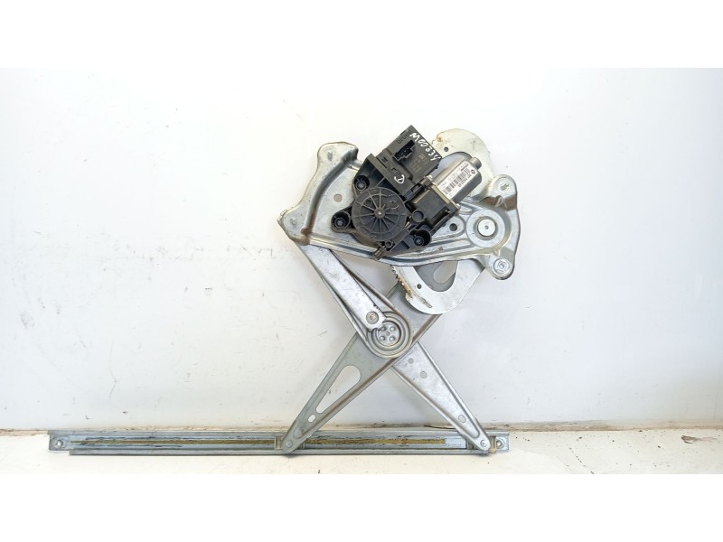 Recambio de elevalunas delantero derecho para renault megane iii coupe 1.5 dci diesel referencia OEM IAM 807300004R  