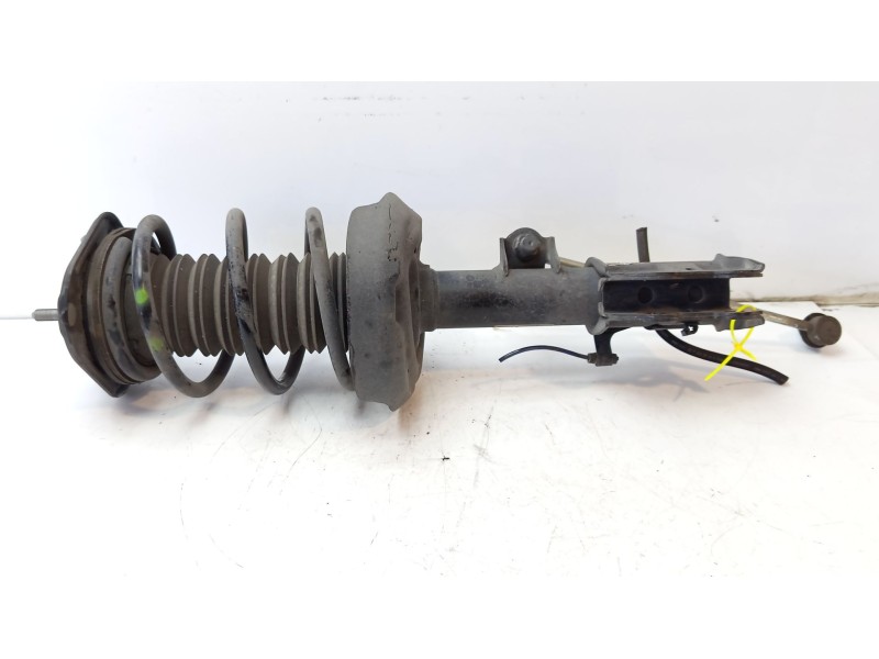 Recambio de amortiguador delantero derecho para toyota c-hr referencia OEM IAM 48510F9020  48510F4021