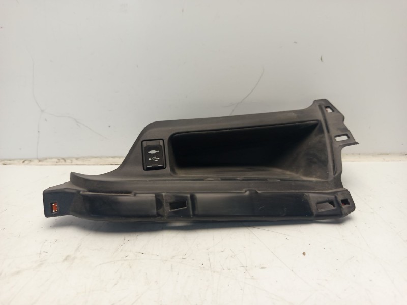 Recambio de moldura para toyota c-hr referencia OEM IAM 55440F4010  