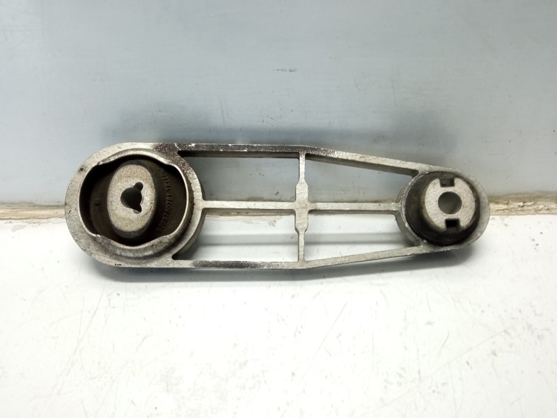 Recambio de soporte motor trasero para dacia logan express ambiance referencia OEM IAM 8200780781  