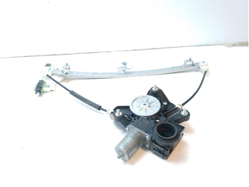 Recambio de motor elevalunas trasero derecho para toyota yaris referencia OEM IAM 85710K0010  