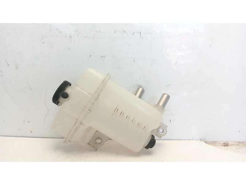 Recambio de deposito expansion para toyota rav4 referencia OEM IAM 8531542470  