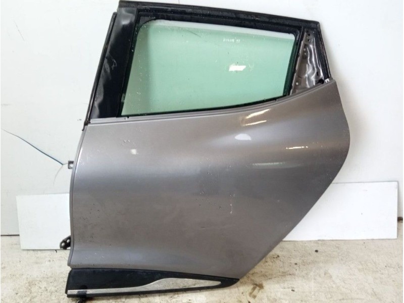 Recambio de puerta trasera izquierda para renault clio iv dynamique referencia OEM IAM 821016892R  