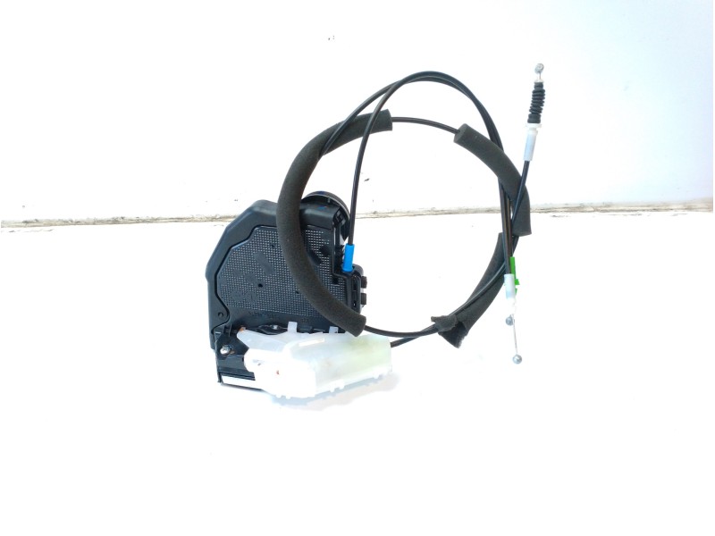 Recambio de cerradura puerta trasera derecha para toyota c-hr hybrid active referencia OEM IAM 69050F4010  