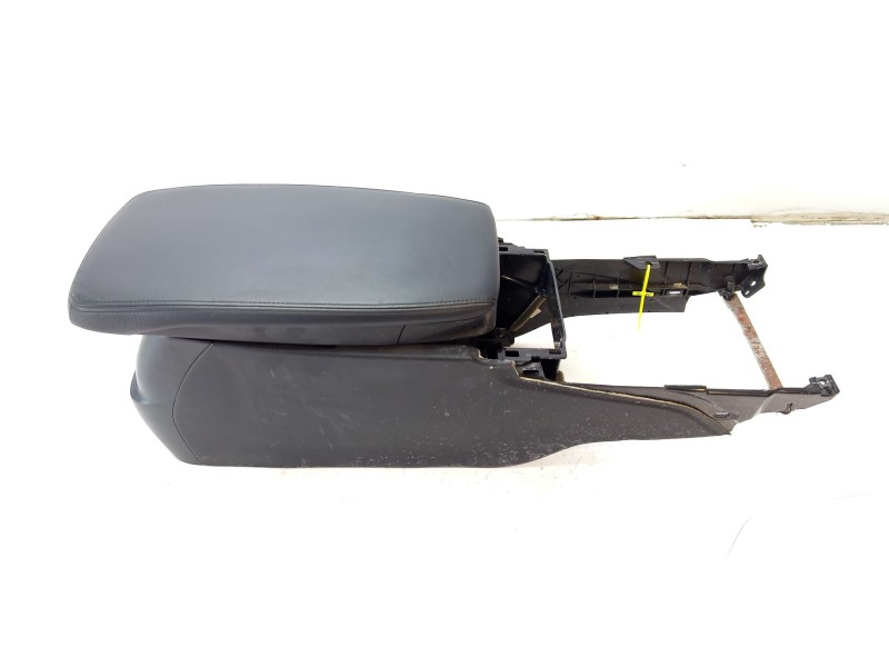 Recambio de apoyabrazos central para lexus gs (gs/us/ws19) 300 referencia OEM IAM 5881030A20C0  5881130340 / 5891130190