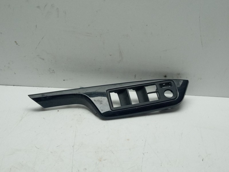 Recambio de moldura para toyota c-hr referencia OEM IAM 74232F4030  