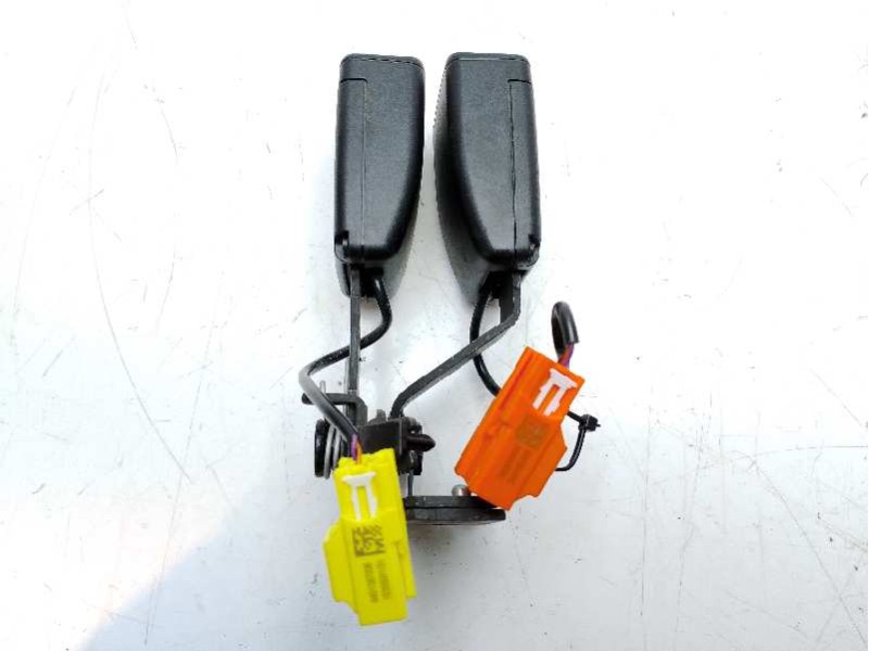 Recambio de cinturon seguridad trasero central para volvo xc 40 business plus awd referencia OEM IAM 32239901  