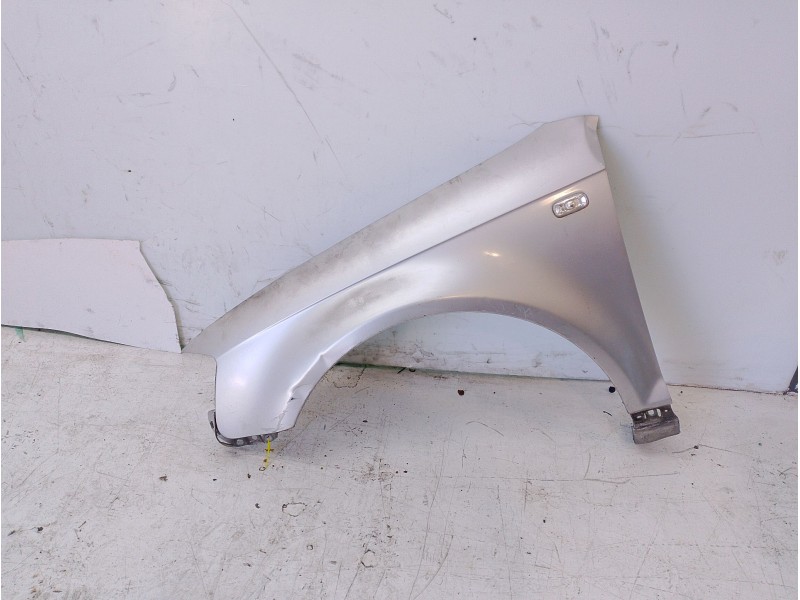 Recambio de aleta delantera izquierda para audi a3 sportback (8pa) 2.0 tdi referencia OEM IAM 8P0821105F  