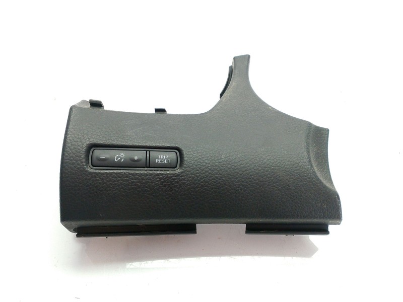 Recambio de moldura para nissan qashqai (j11) 360 referencia OEM IAM 684104EH0A  684p14eh0a