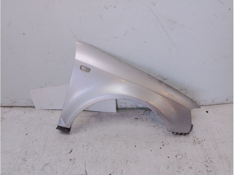 Recambio de aleta delantera derecha para audi a3 sportback (8pa) 2.0 tdi referencia OEM IAM 8P0821106F  