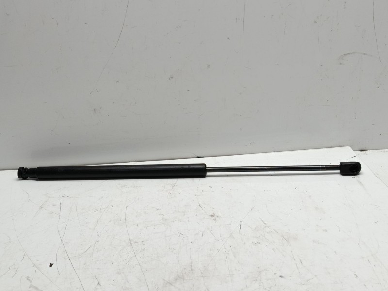 Recambio de amortiguador porton trasero derecho para hyundai getz (tb) 1.1 básico referencia OEM IAM 817701C001  