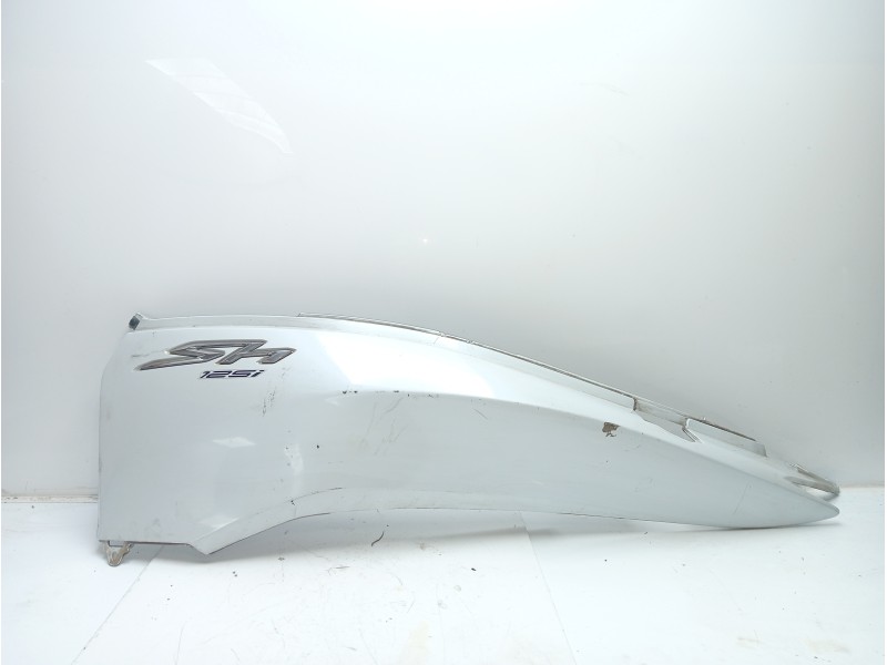 Recambio de moldura para honda sh 125i referencia OEM IAM 83300K01D00ZC  