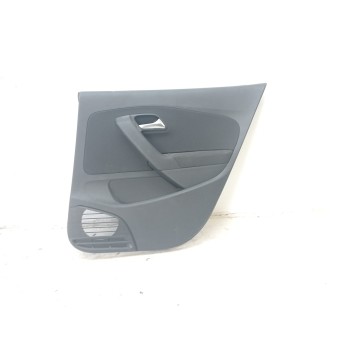 GUARNECIDO PUERTA TRASERA DERECHA 6C6867212DDKB 