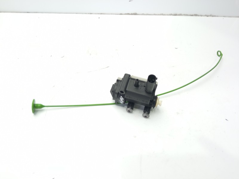 Recambio de tapa exterior combustible para bmw serie 3 berlina (e90) referencia OEM IAM 67116985880  