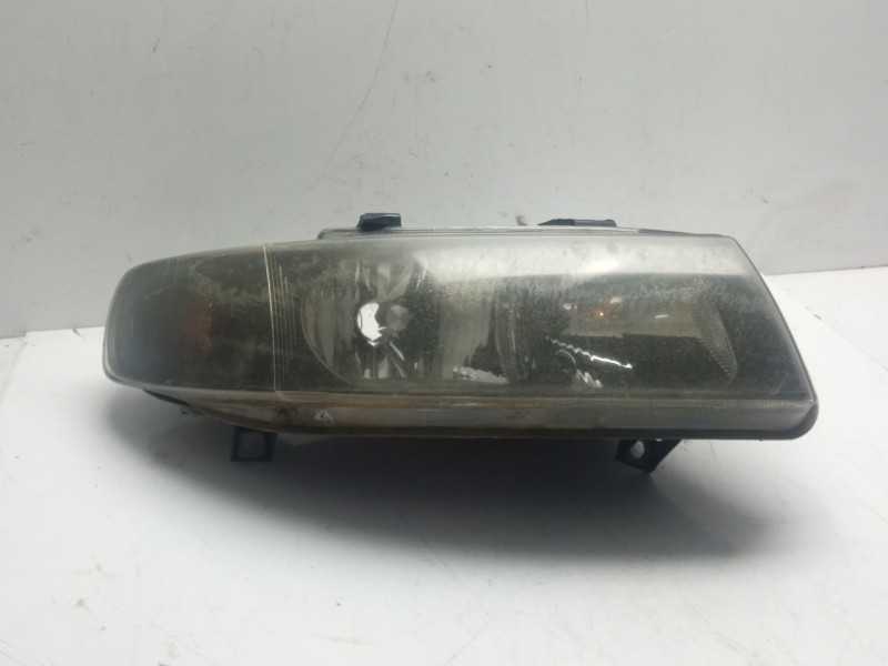 Recambio de faro derecho para seat leon (1m1) signo referencia OEM IAM 1M1941016  