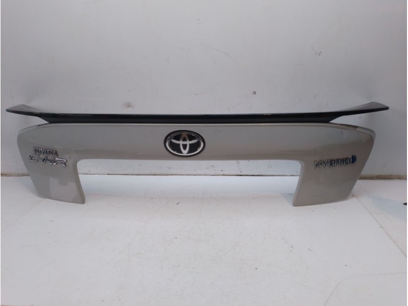 Recambio de molduras traseras para toyota c-hr (_x1_) 2.0 hybrid (maxh10) referencia OEM IAM 76811F4901 76811f4010 