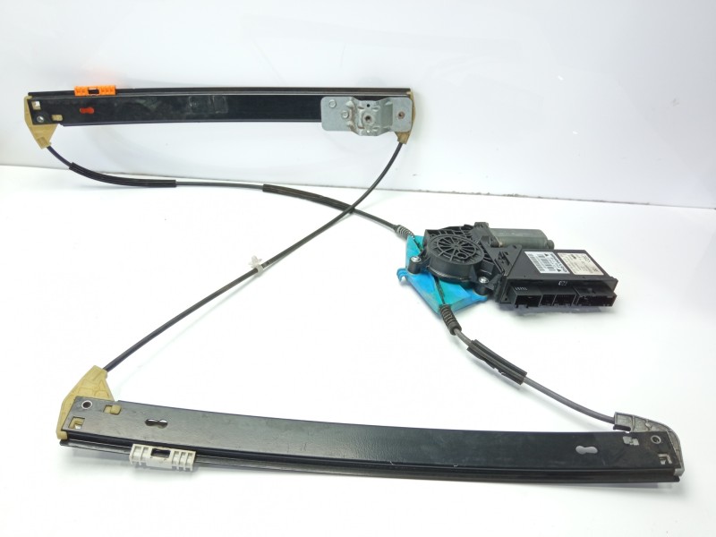 Recambio de elevalunas delantero derecho para audi a4 berlina (8e) 1.9 tdi referencia OEM IAM 8E0837462A 8E1959802E 0130821764