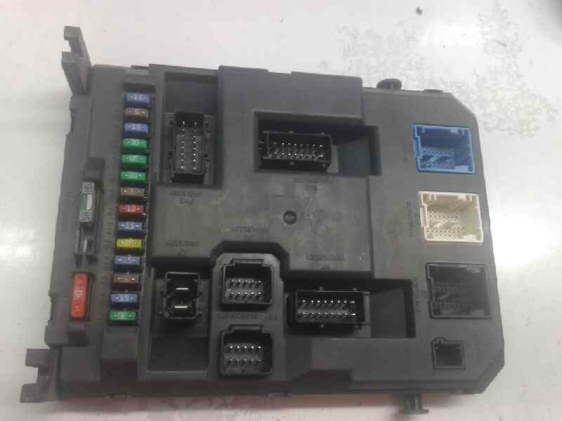Recambio de caja reles / fusibles para peugeot 207 sw confort referencia OEM IAM 9666951980 22661F01 11223692