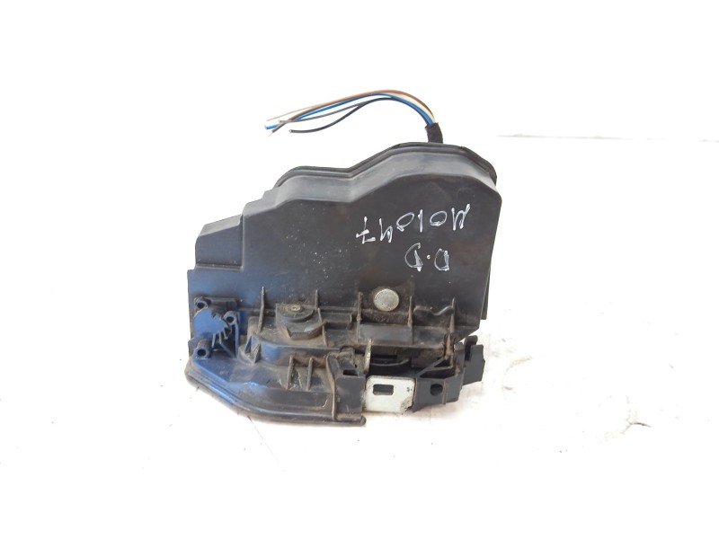 Recambio de cerradura puerta delantera derecha para bmw serie 1 berlina (e81/e87) 120i referencia OEM IAM 51217202146  