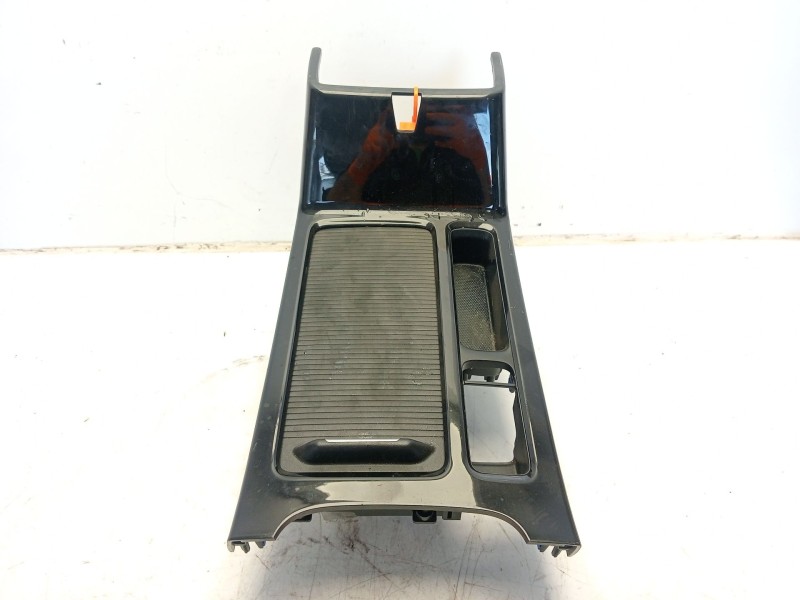 Recambio de consola central para kia ceed sportswagon referencia OEM IAM 84655J7000  