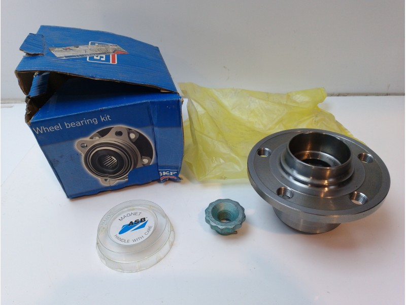 Recambio de buje para seat ibiza (6j5) stylance / style referencia OEM IAM 6Q0598611  