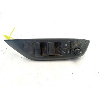 MANDO ELEVALUNAS DELANTERO IZQUIERDO 840400D020 