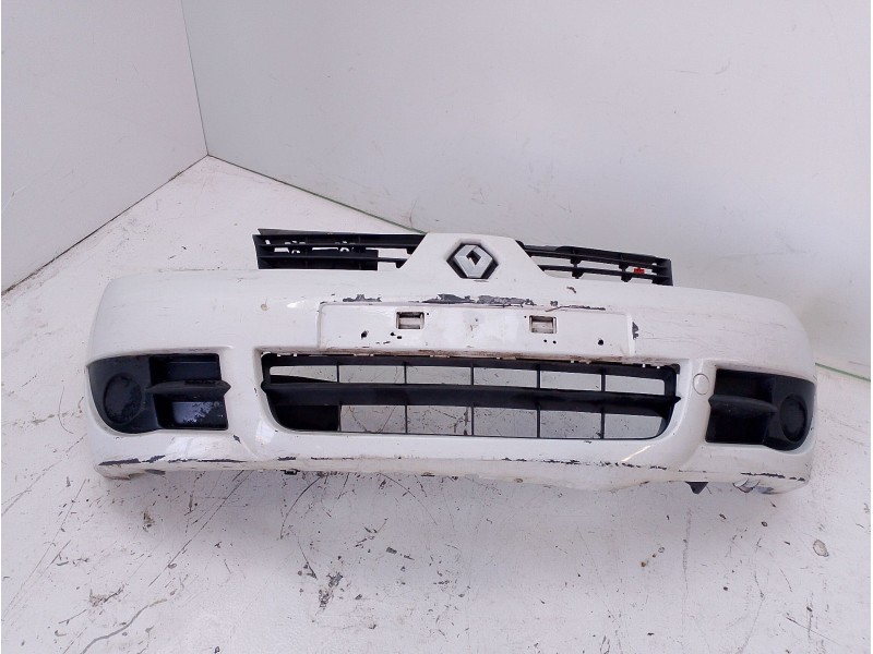 Recambio de paragolpes delantero para renault clio ii (bb_, cb_) 1.5 dci referencia OEM IAM 7701209646  