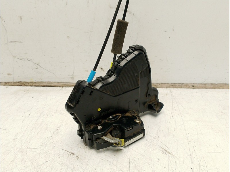 Recambio de cerradura puerta delantera izquierda para toyota land cruiser (j15) gx referencia OEM IAM 6904042241  