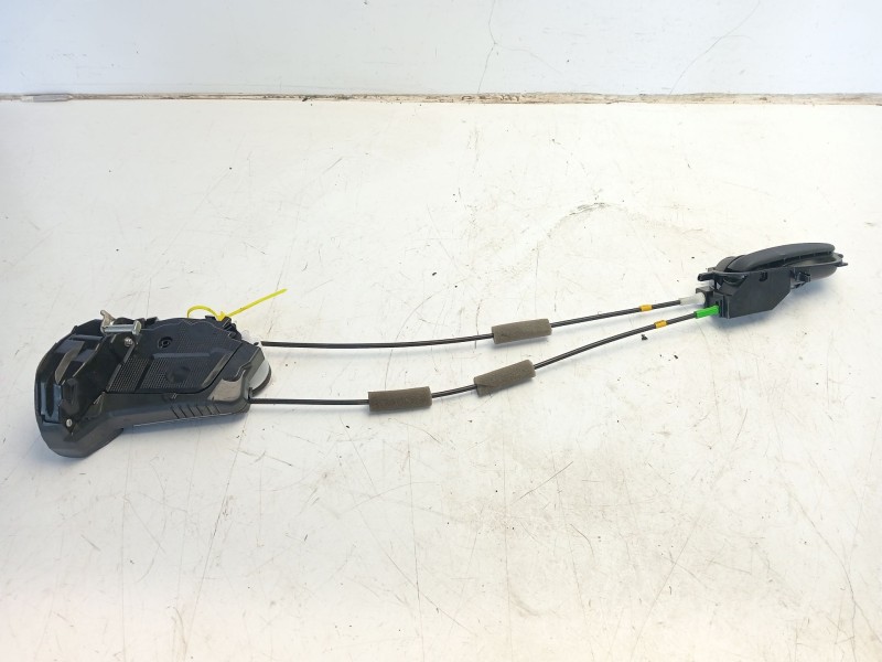 Recambio de cerradura puerta trasera izquierda para toyota yaris active referencia OEM IAM 69060K0040  