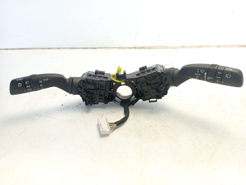 Recambio de mando multifuncion para toyota yaris active referencia OEM IAM 8431902010 / 8432902040 / 8465202A50  