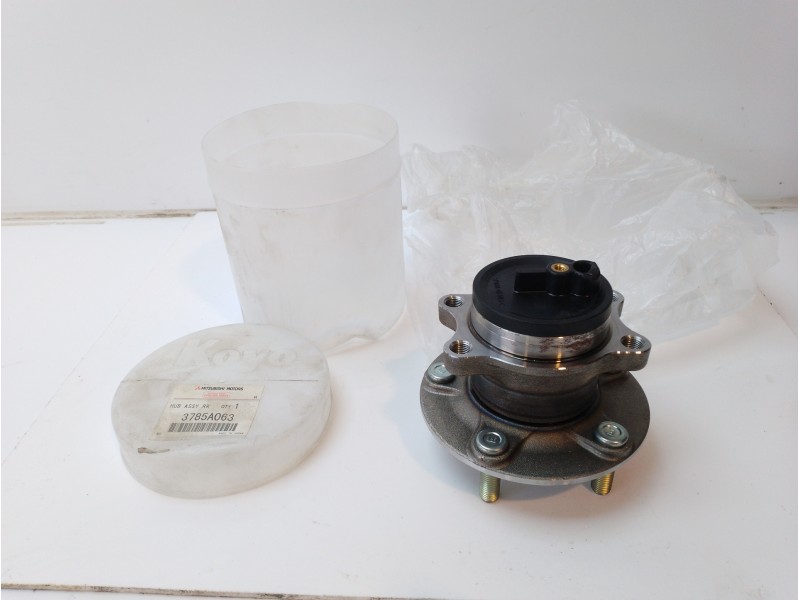 Recambio de buje para mitsubishi space star (dg0) 1.6 cat referencia OEM IAM 3785A063  