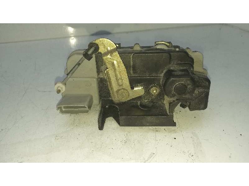 Recambio de cerradura puerta trasera izquierda para citroën xsara picasso 1.6 hdi 110 exclusive referencia OEM IAM 913778  