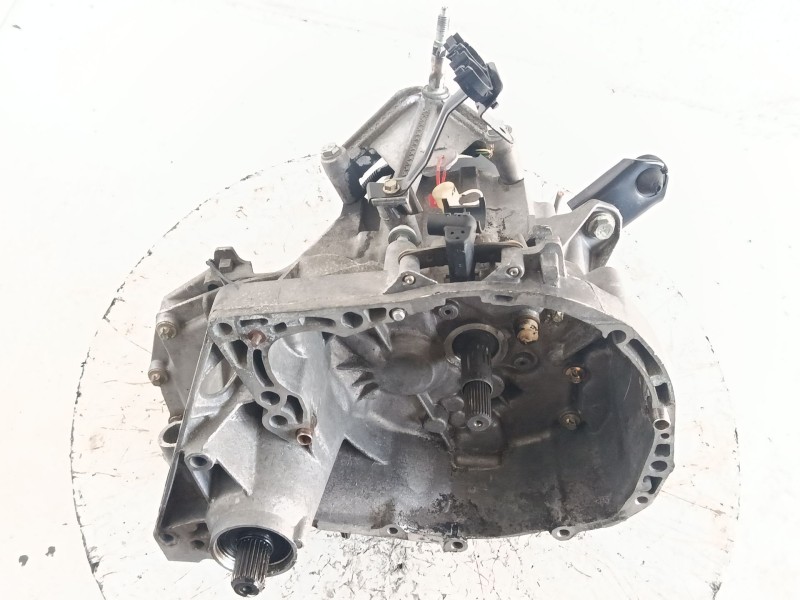 Recambio de caja cambios para renault clio ii fase ii (b/cb0) 1.2 referencia OEM IAM 7701723264 JB3980 7700434671