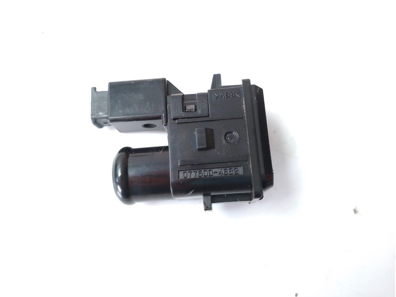 Recambio de sensor para toyota c-hr hybrid active referencia OEM IAM 0775004682  