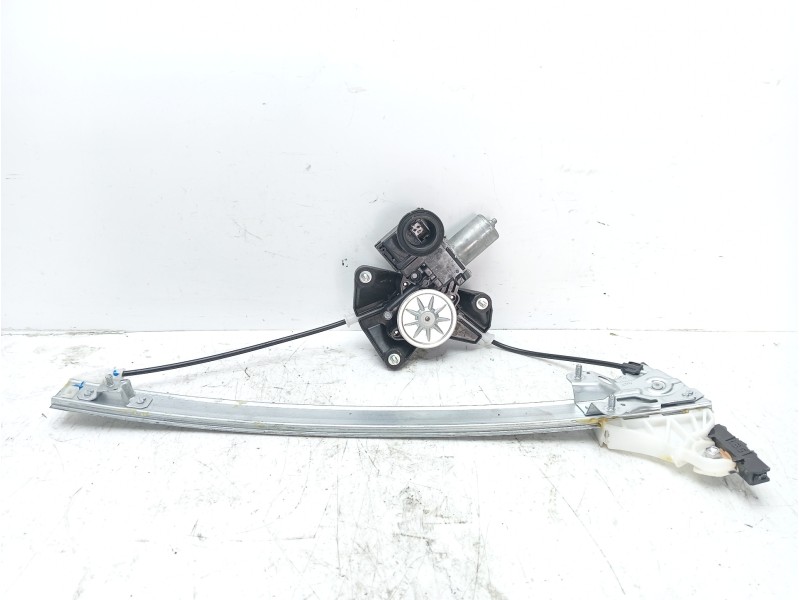 Recambio de elevalunas delantero derecho para toyota yaris hybrid active referencia OEM IAM 85710K0020  