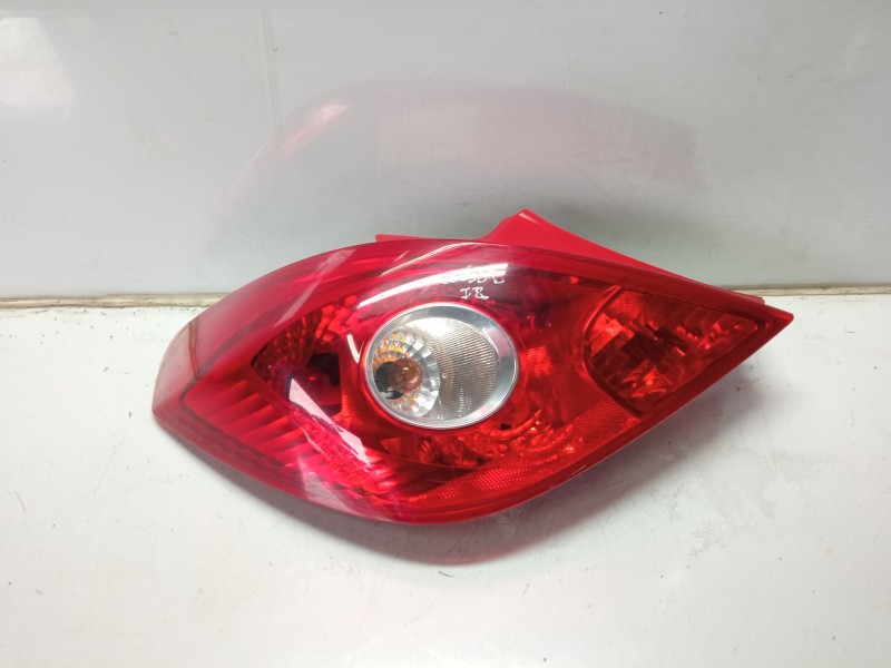 Recambio de piloto trasero izquierdo para opel corsa d referencia OEM IAM 13186350 89038960A 