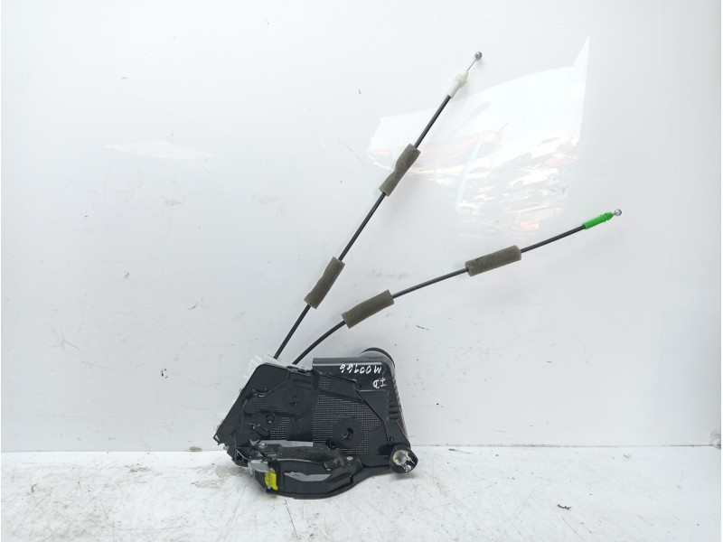 Recambio de cerradura puerta delantera izquierda para toyota yaris hybrid active referencia OEM IAM 69040K0040  