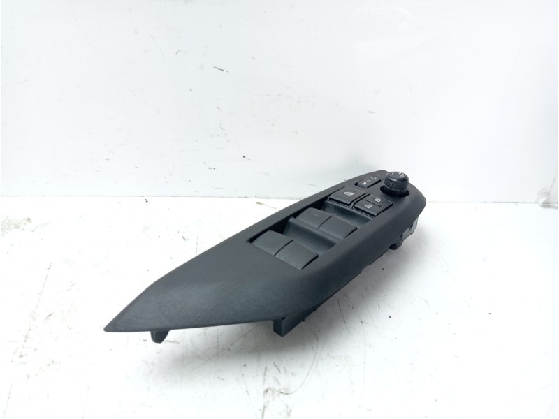 Recambio de mando elevalunas delantero izquierdo para toyota yaris hybrid active referencia OEM IAM 7423K0080C1  