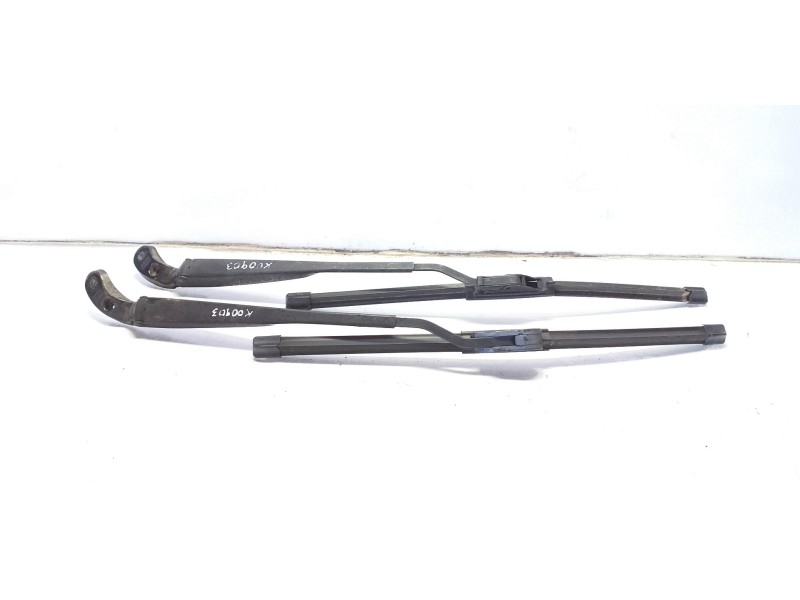 Recambio de brazo limpia delantero derecho para mini r50,r53 16v cat referencia OEM IAM 80005586  