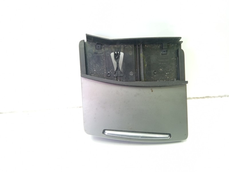 Recambio de cenicero para audi a6 allroad quattro (4fh) 2.7 tdi referencia OEM IAM 4F1857951C  