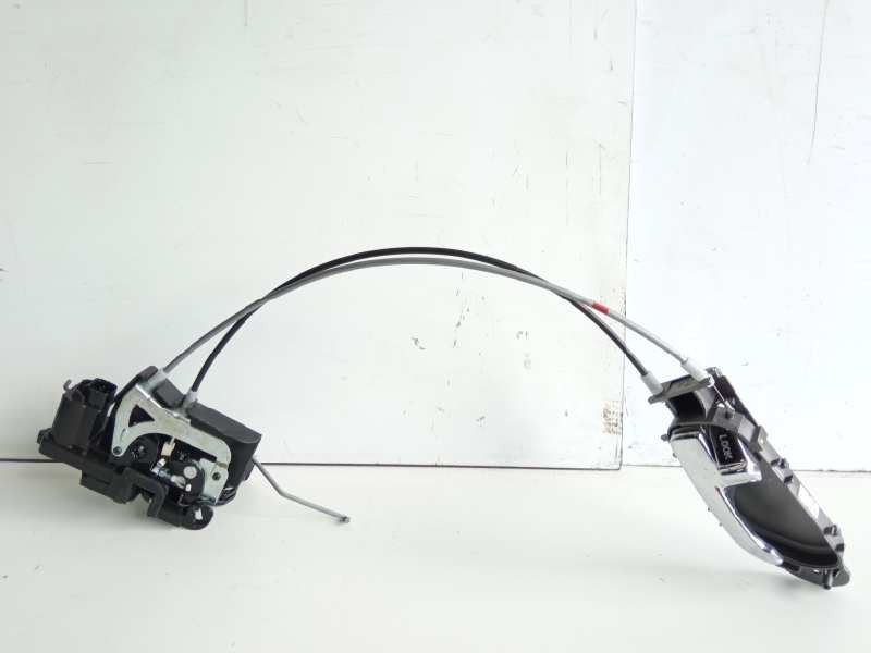 Recambio de cerradura puerta delantera izquierda para ssangyong rodius xdi limited awd referencia OEM IAM 7241021000  