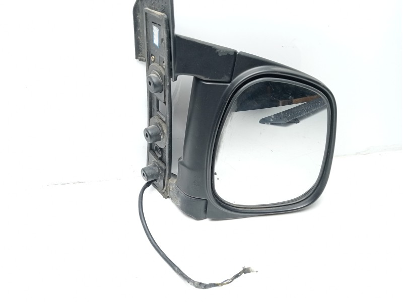 Recambio de retrovisor derecho para hyundai h 1 h 1 furg.caja cerr.c. puerta referencia OEM IAM 015417  