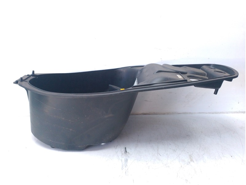 Recambio de moldura para sym symphony 125 referencia OEM IAM 81250APA000  