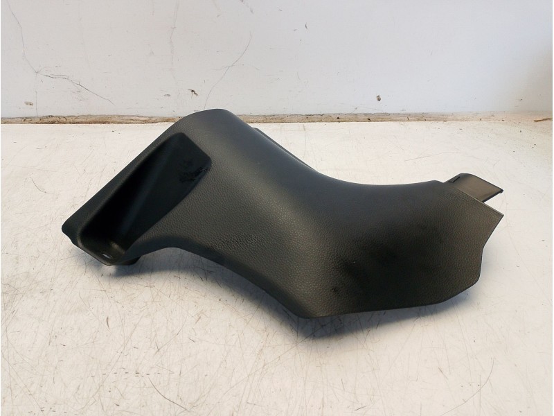 Recambio de moldura para toyota yaris (_p21_, _pa1_, _ph1_) 1.5 hybrid (mxph10) referencia OEM IAM 62111K0030C1  
