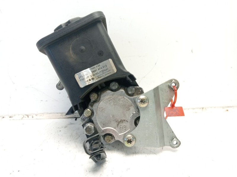 Recambio de bomba direccion para bmw serie 3 berlina (e46) 3.0 turbodiesel referencia OEM IAM 32411095748  