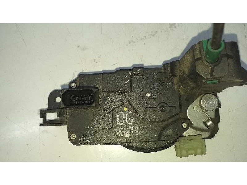 Recambio de cerradura puerta delantera derecha para opel astra gtc cosmo referencia OEM IAM 13210749  