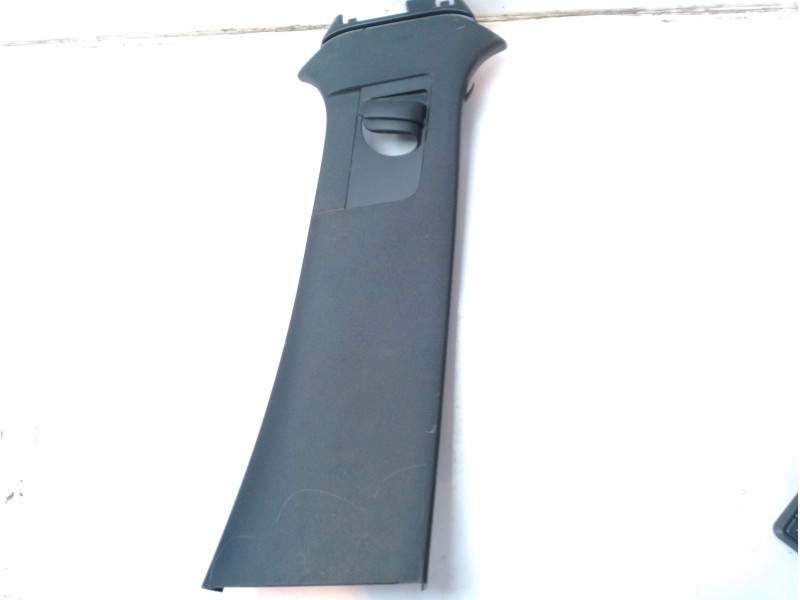 Recambio de moldura para volvo xc 40 business plus awd referencia OEM IAM 31457491  